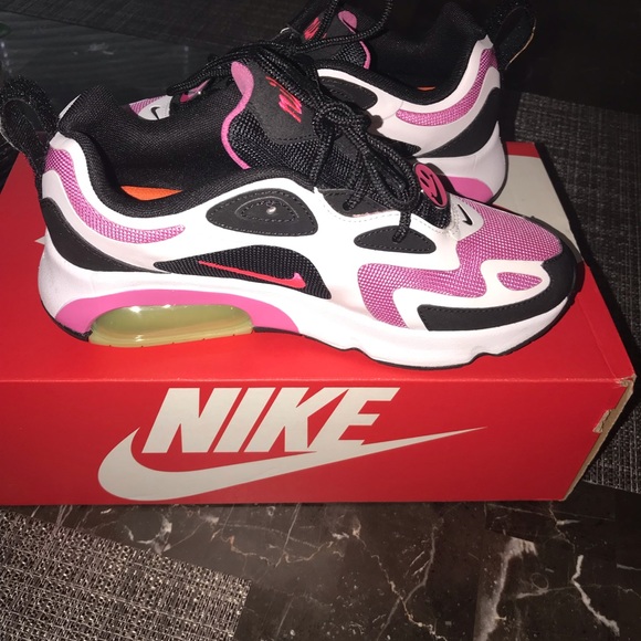 Nike Shoes - Nike air max 200/ new wore one time . Awesome shoe